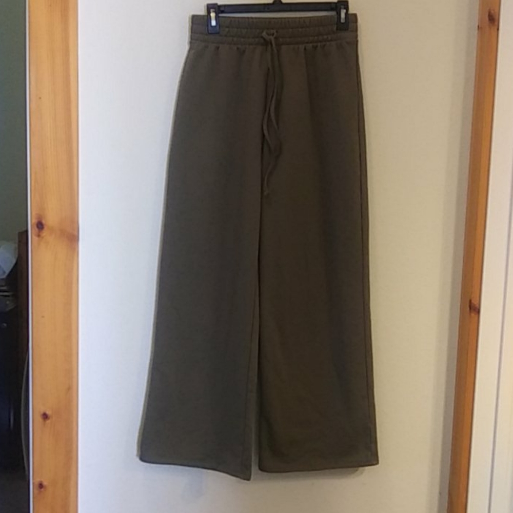 Stitch and Pine sweat pants.  Size medium.